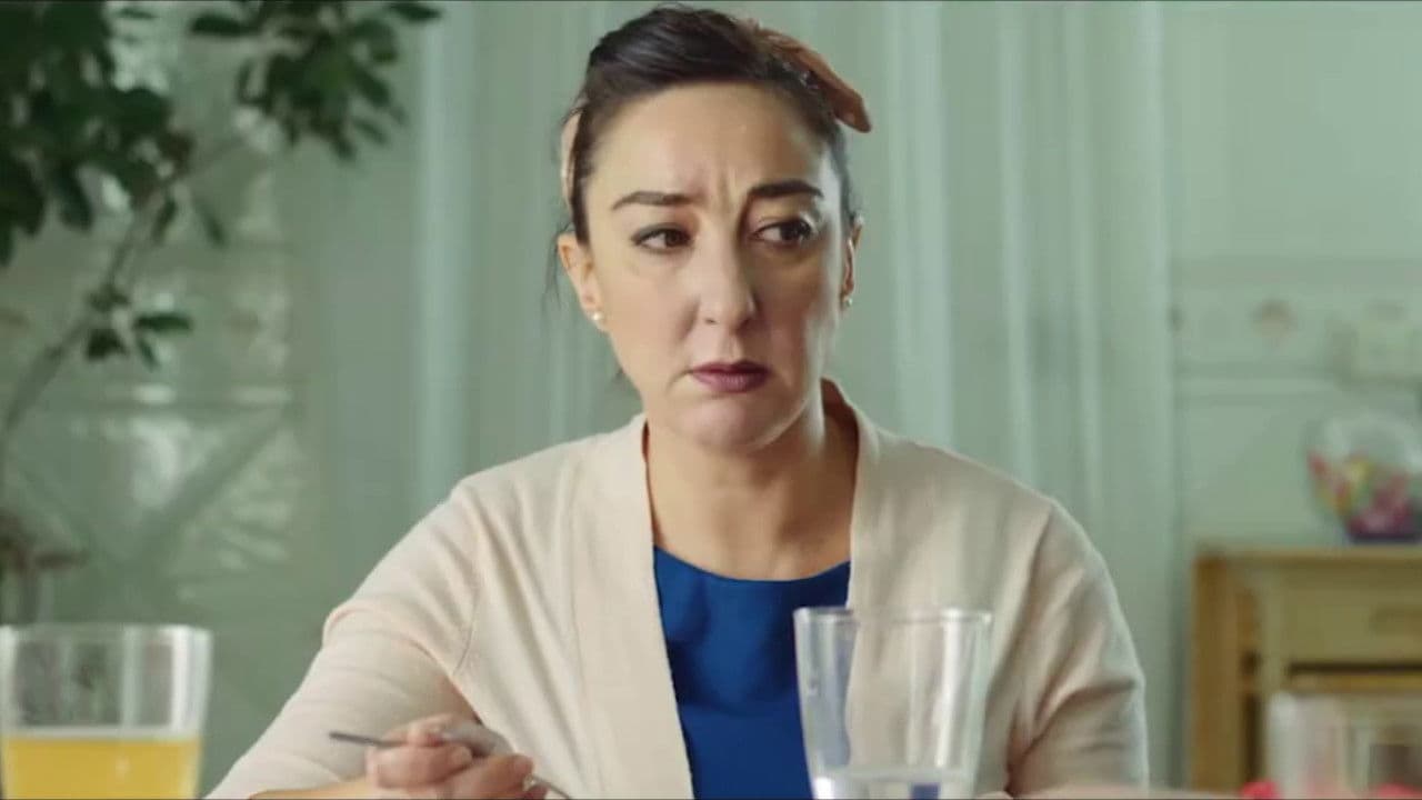 Una mujer felizの背景画像