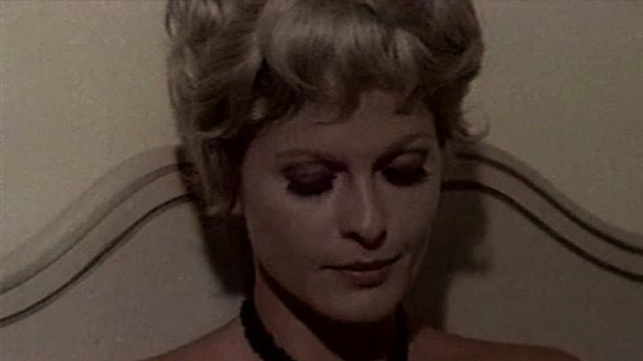 Emmanuelle. Blanca en la tribu del placerの背景画像