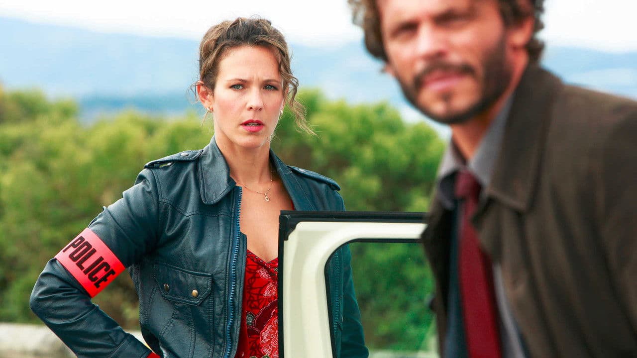 Maddy Etchebanの背景画像