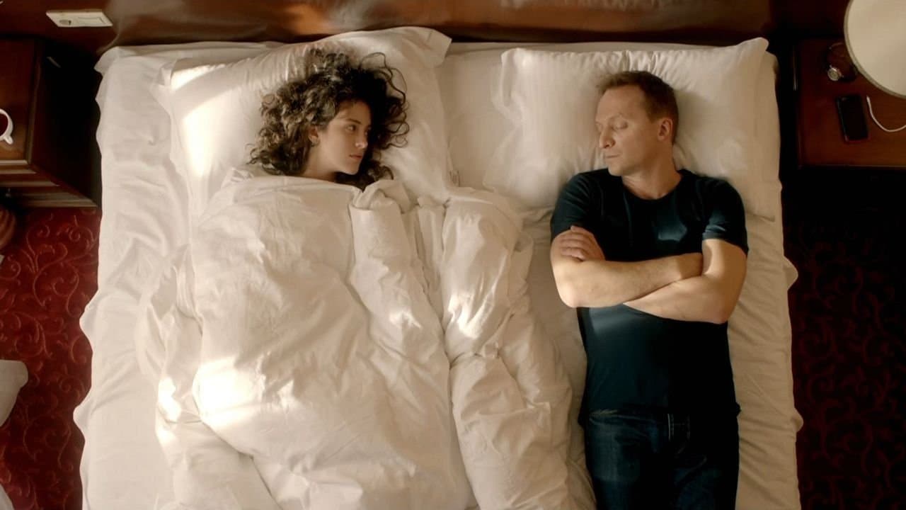 Слоны могут играть в футболの背景画像