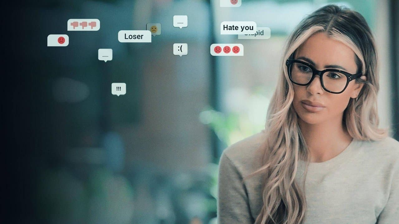 Olivia Attwood vs The Trollsの背景画像