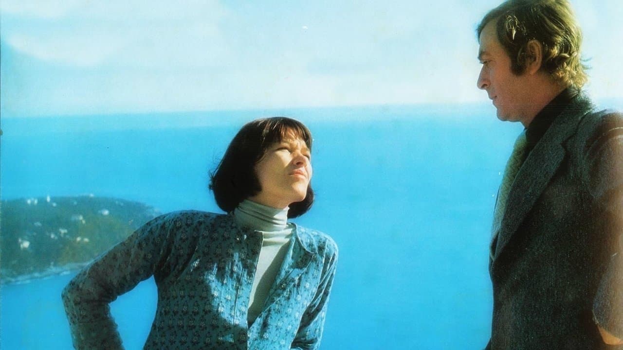The Romantic Englishwomanの背景画像