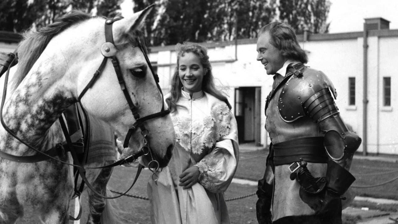 The Moonrakerの背景画像