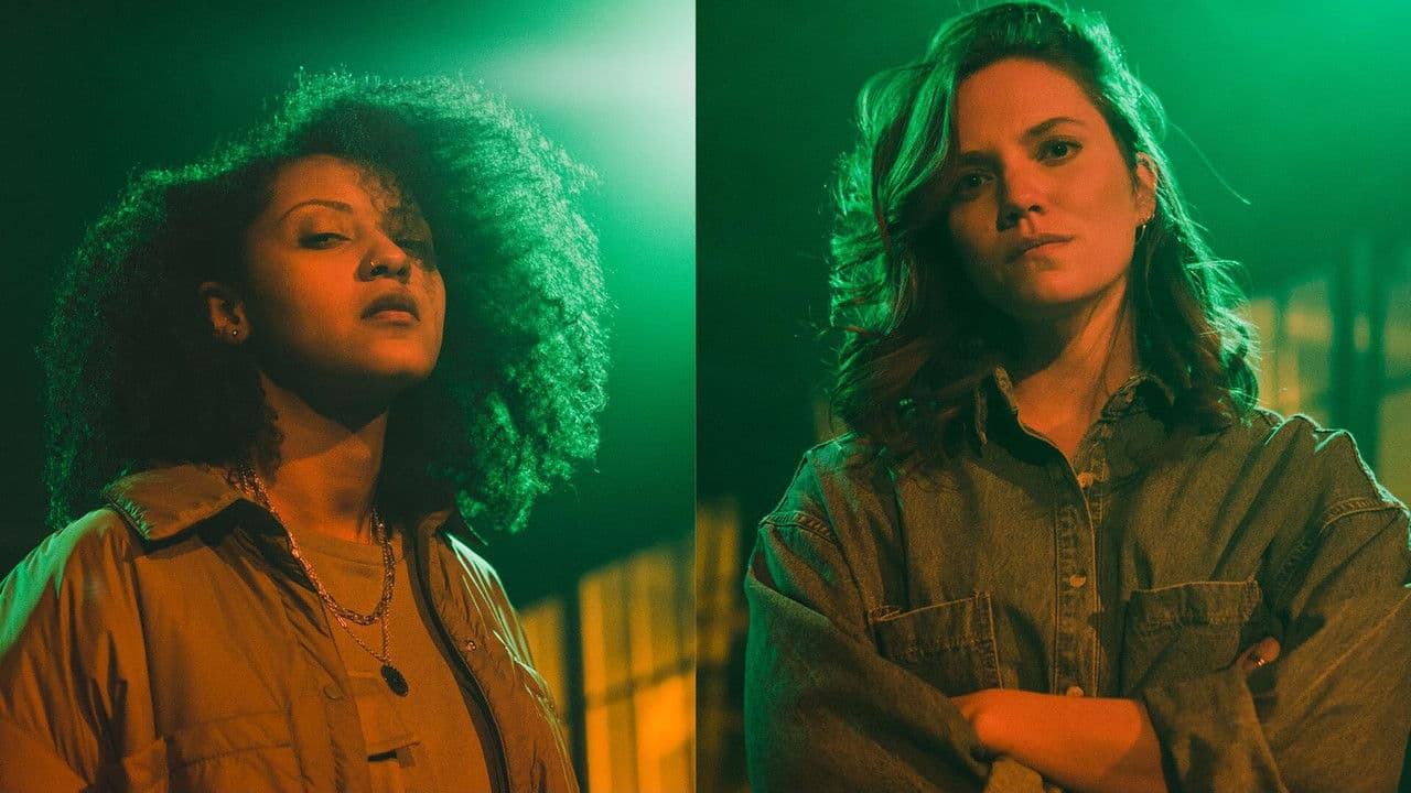 L'arèneの背景画像