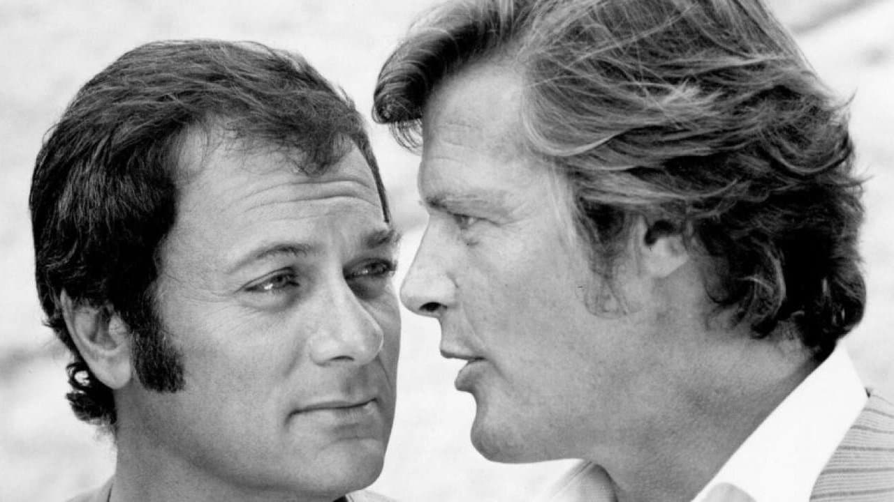 Amicalement vôtre : Hollywood au service de sa Majestéの背景画像