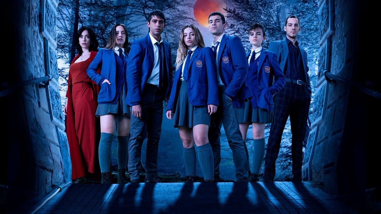 El internado: Las Cumbresの背景画像