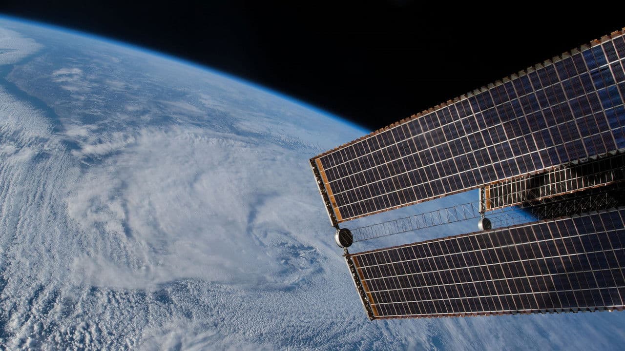 Keep The Music Goingの背景画像