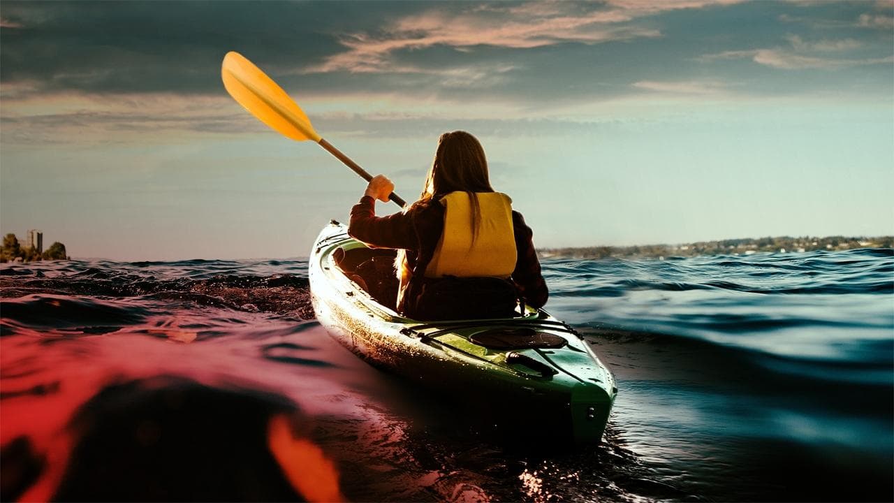 Lies Beneath The Surfaceの背景画像