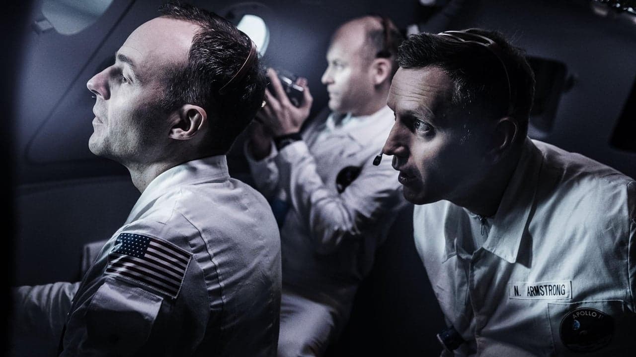 8 Days: To the Moon and Backの背景画像