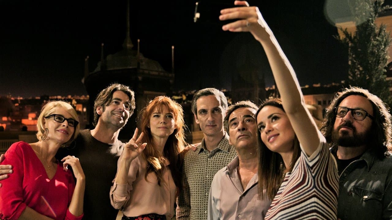 Perfectos desconocidosの背景画像