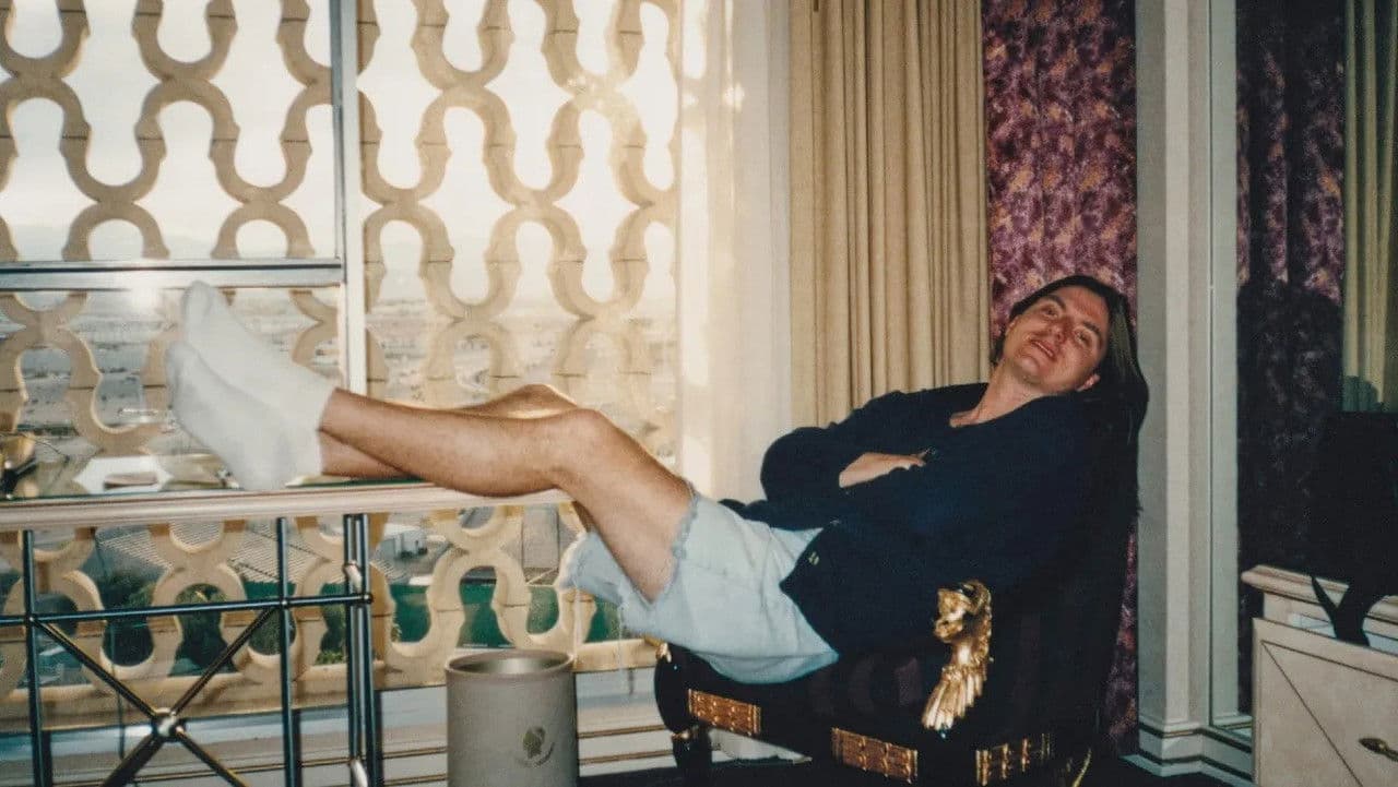 Untitled Mitch Hedberg documentaryの背景画像