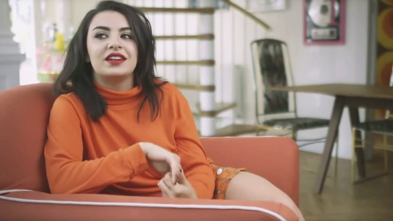 Charli XCX: The F-Word and Meの背景画像