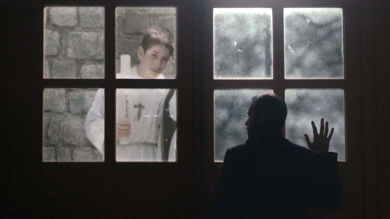 Les Enfants martyrs de Riaumontの背景画像