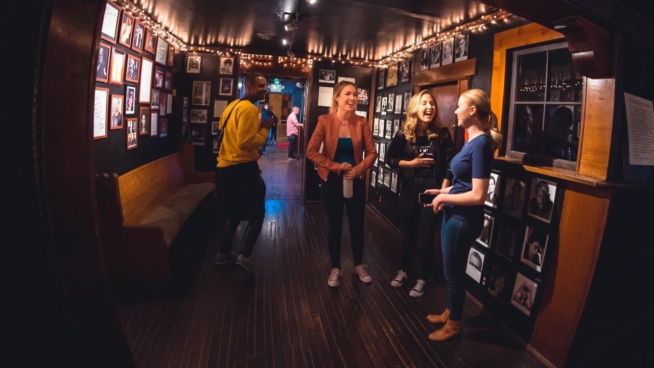 Love at First Cousinの背景画像