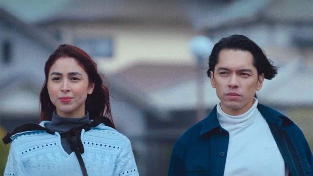 Hold Me Closeの背景画像