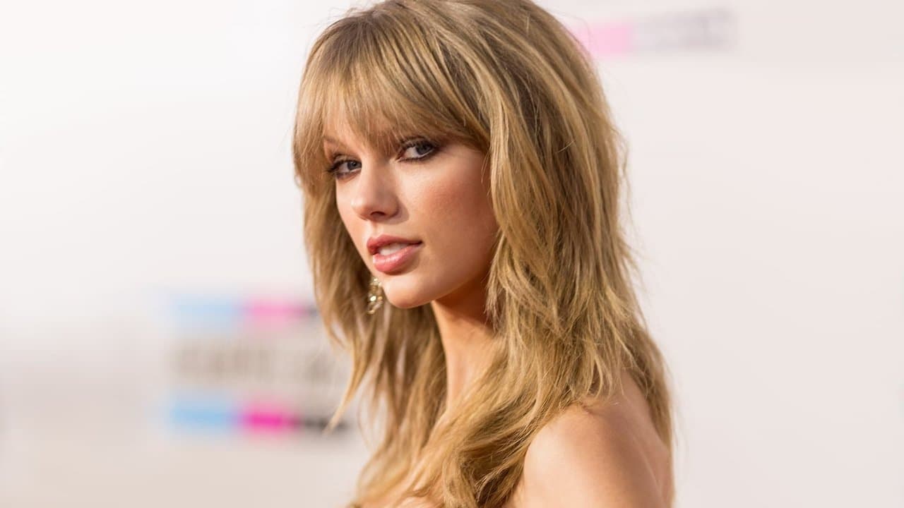 Taylor Swift: From the Heartの背景画像