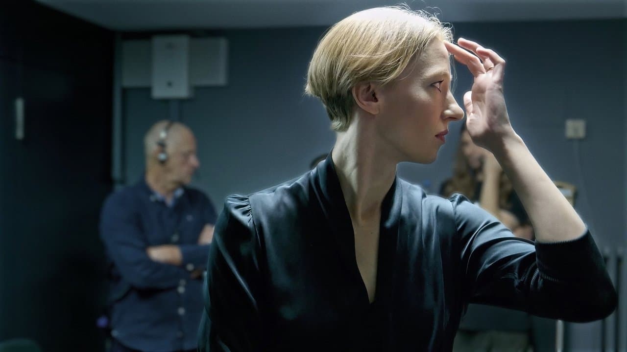 Joana Mallwitz – Momentumの背景画像