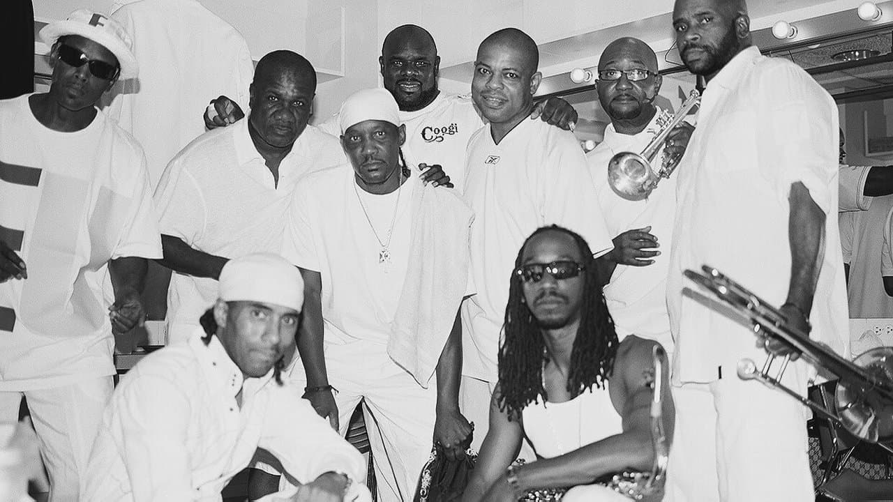 The Beat Don't Stopの背景画像