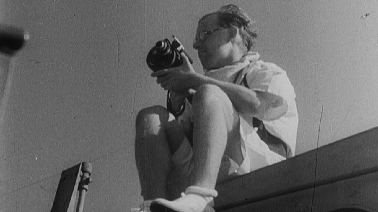 Cameramen at Warの背景画像