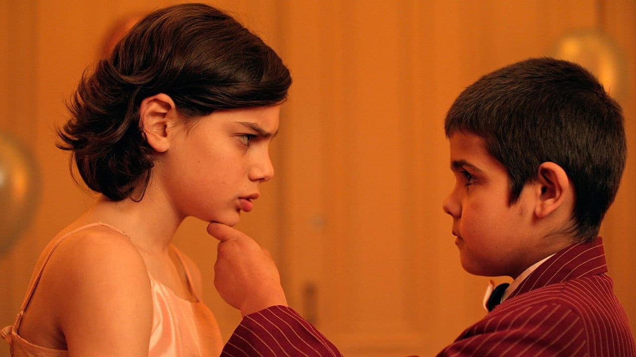 Mrs McCutcheonの背景画像