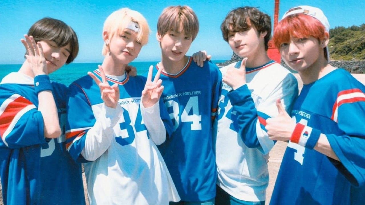 TOMORROW X TOGETHER The 2nd Photobook H:OURの背景画像