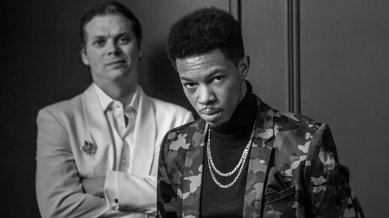 Famousの背景画像