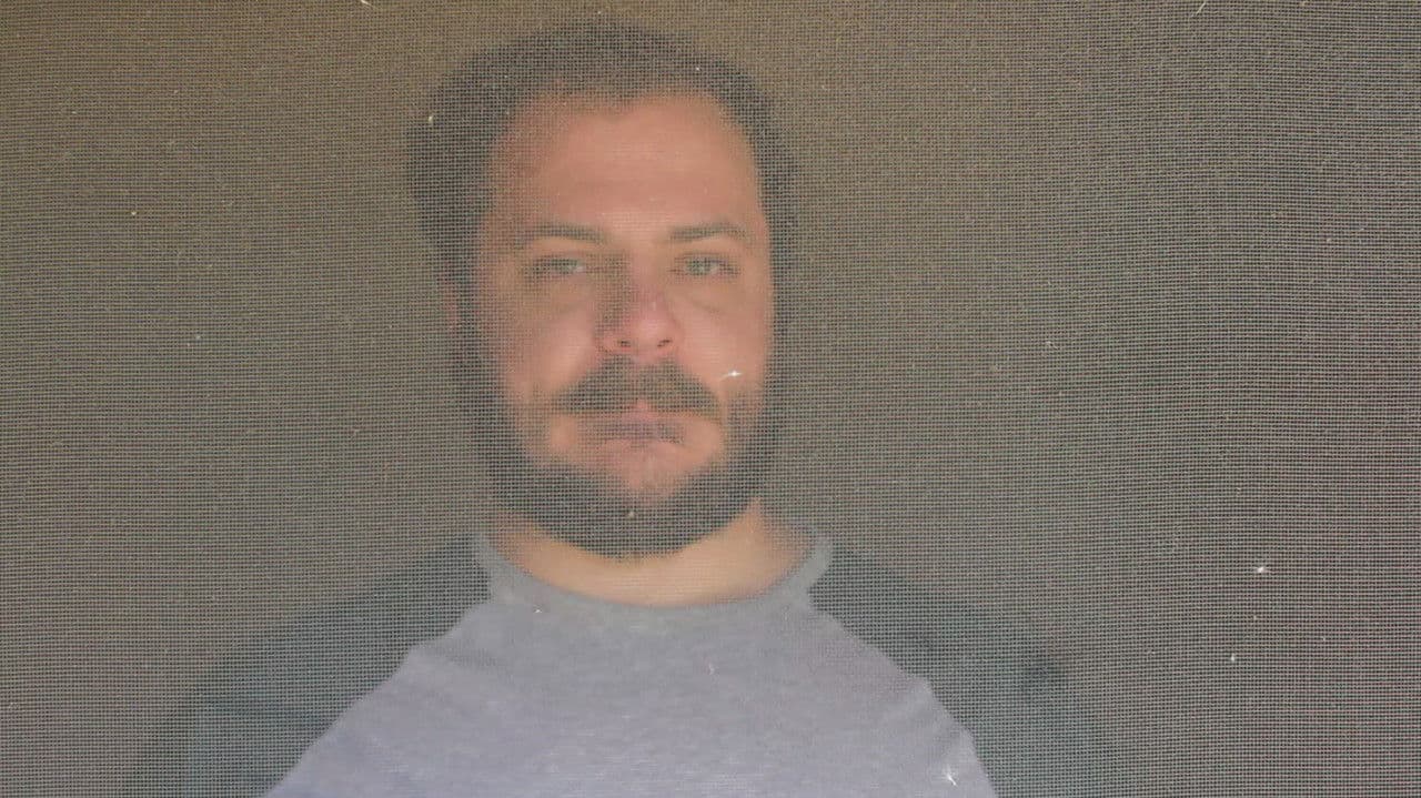 scratch on metalの背景画像