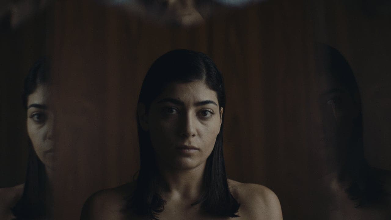 Riverbed (El estanque de la doncella)の背景画像