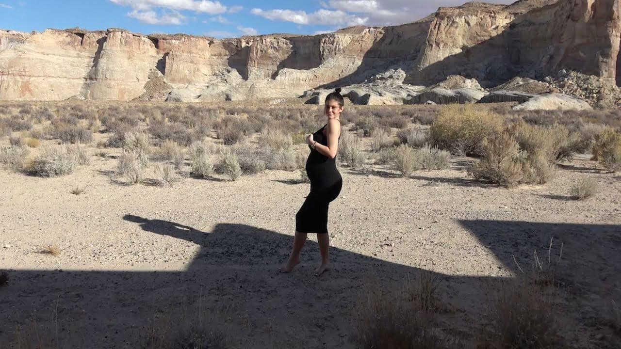 To Our Daughterの背景画像