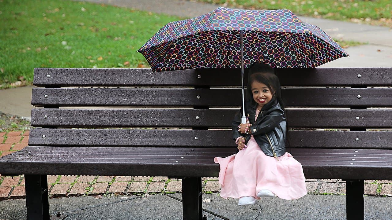 The World's Smallest Woman: Meet Jyotiの背景画像