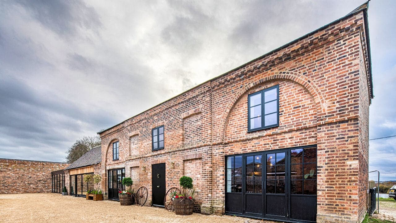 George Clarke's Remarkable Renovationsの背景画像