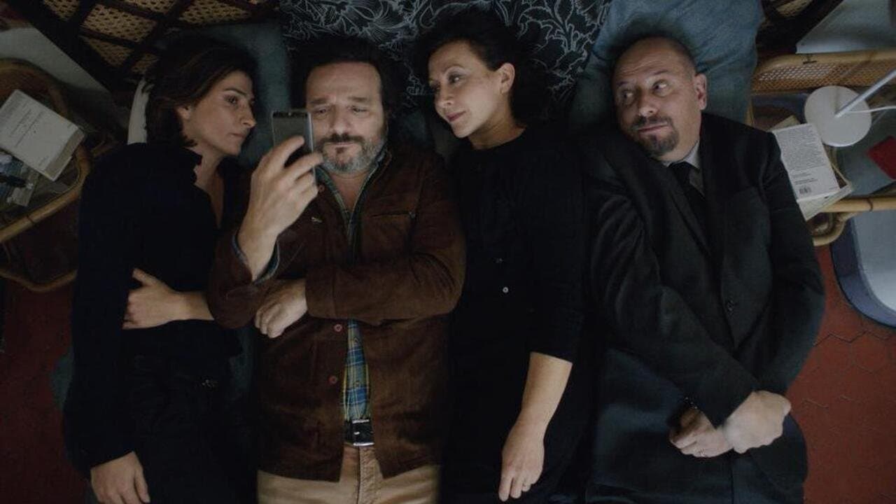 La solitude est un animal de compagnieの背景画像