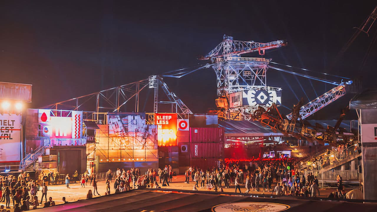 Glass Animals: Live at Melt Festival 2017の背景画像