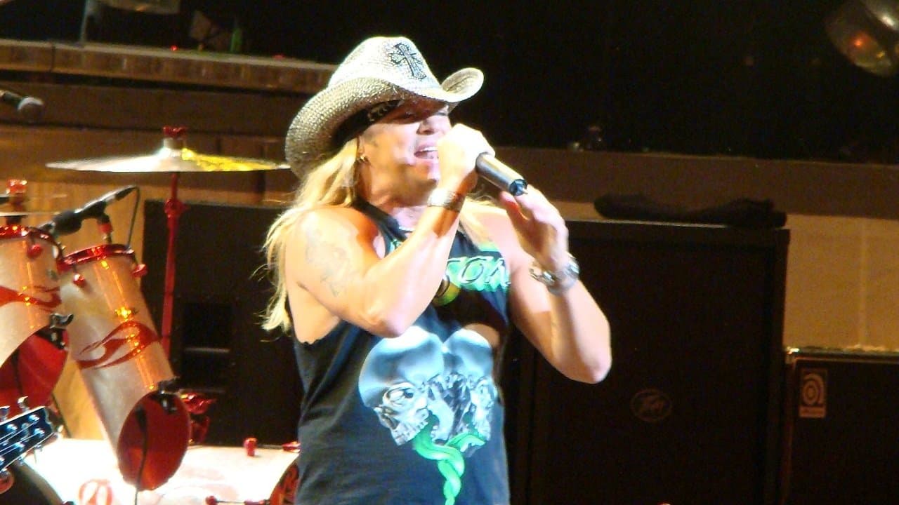 Poison: Live, Raw & Uncutの背景画像