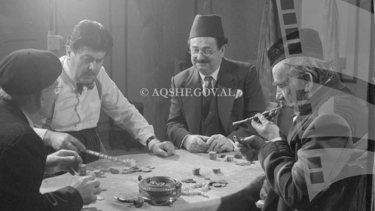 Historiani dhe Kameleonëtの背景画像