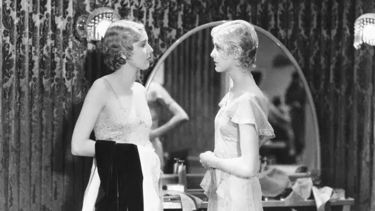 The Woman Betweenの背景画像