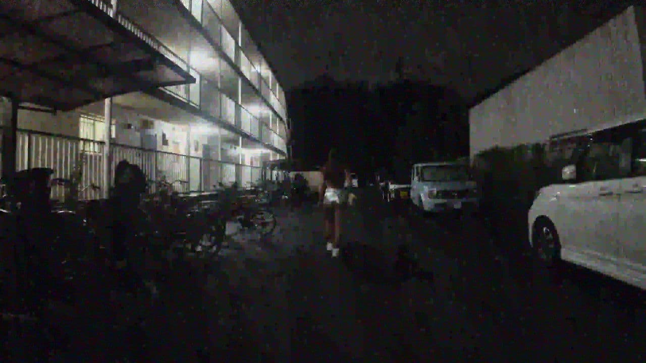 レ〆プはお金のかからない最高の風俗 連れ込み押し込み強● 潮吹き美人とド派手巨乳と豊満爆乳の3名の背景画像