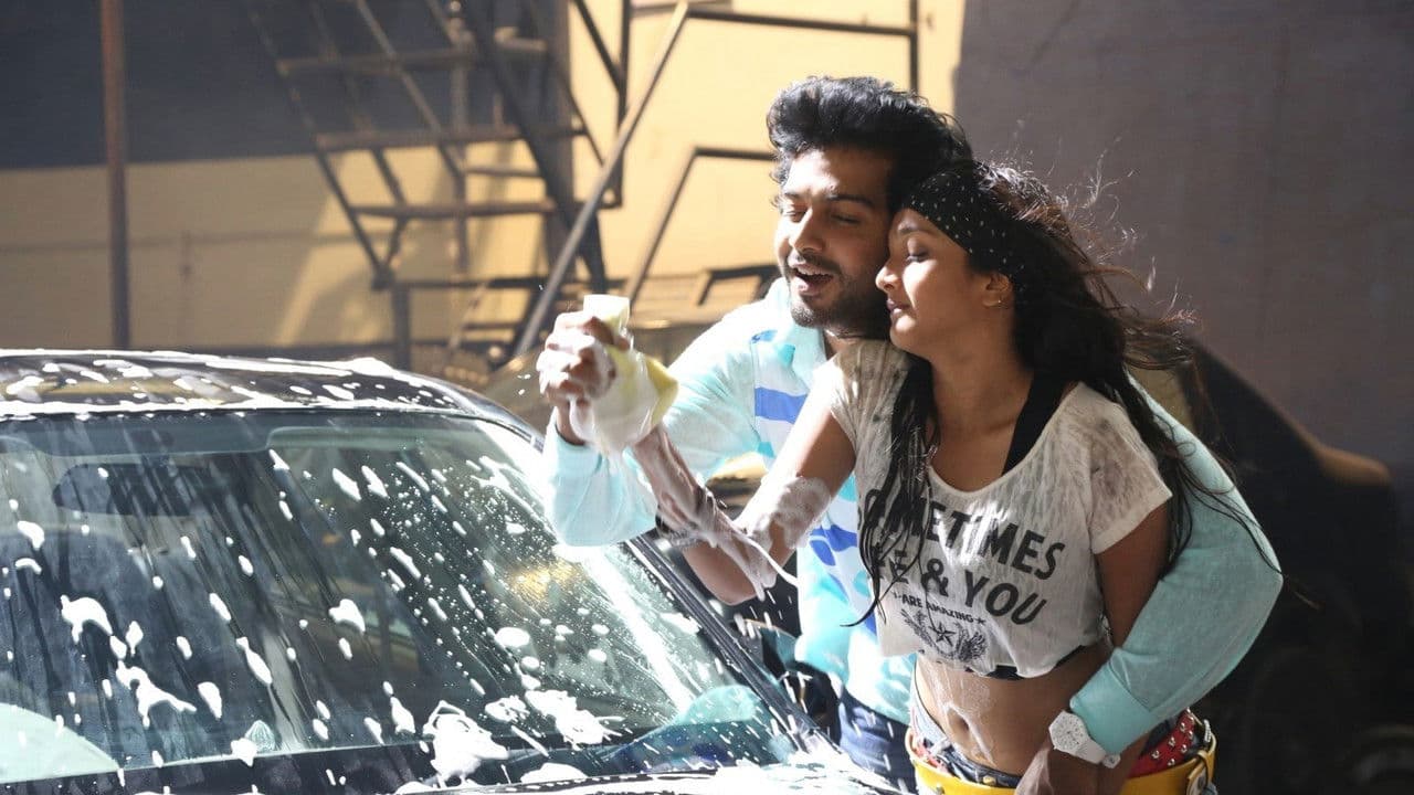 ஆயிரத்தில் இருவர்の背景画像