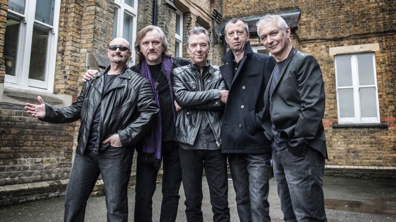 Thunder - Plug It Outの背景画像