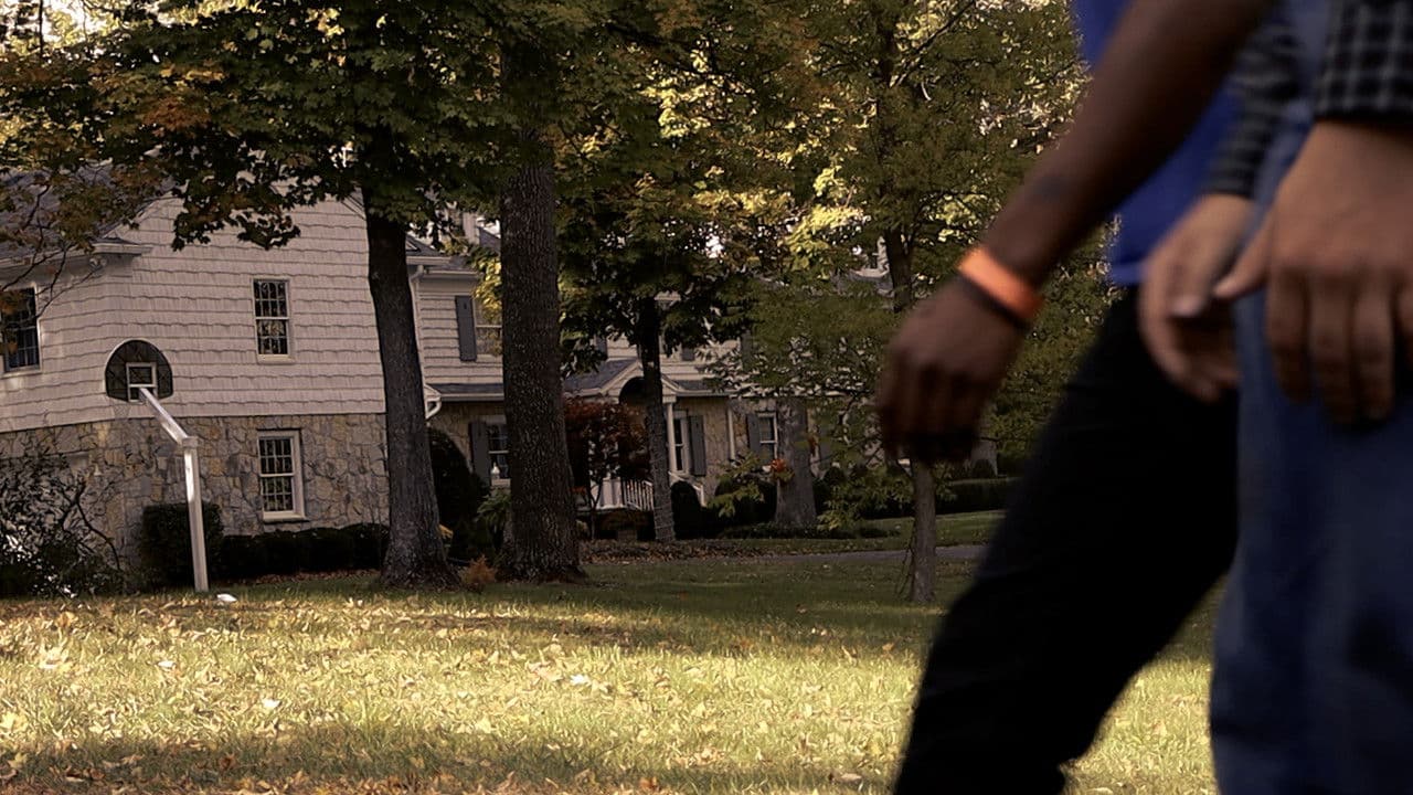 A Suburban Areaの背景画像