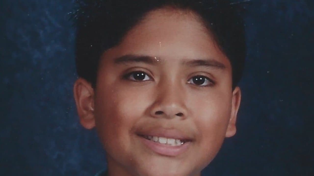 In Sheep's Clothing: The Ryan Guevara Storyの背景画像