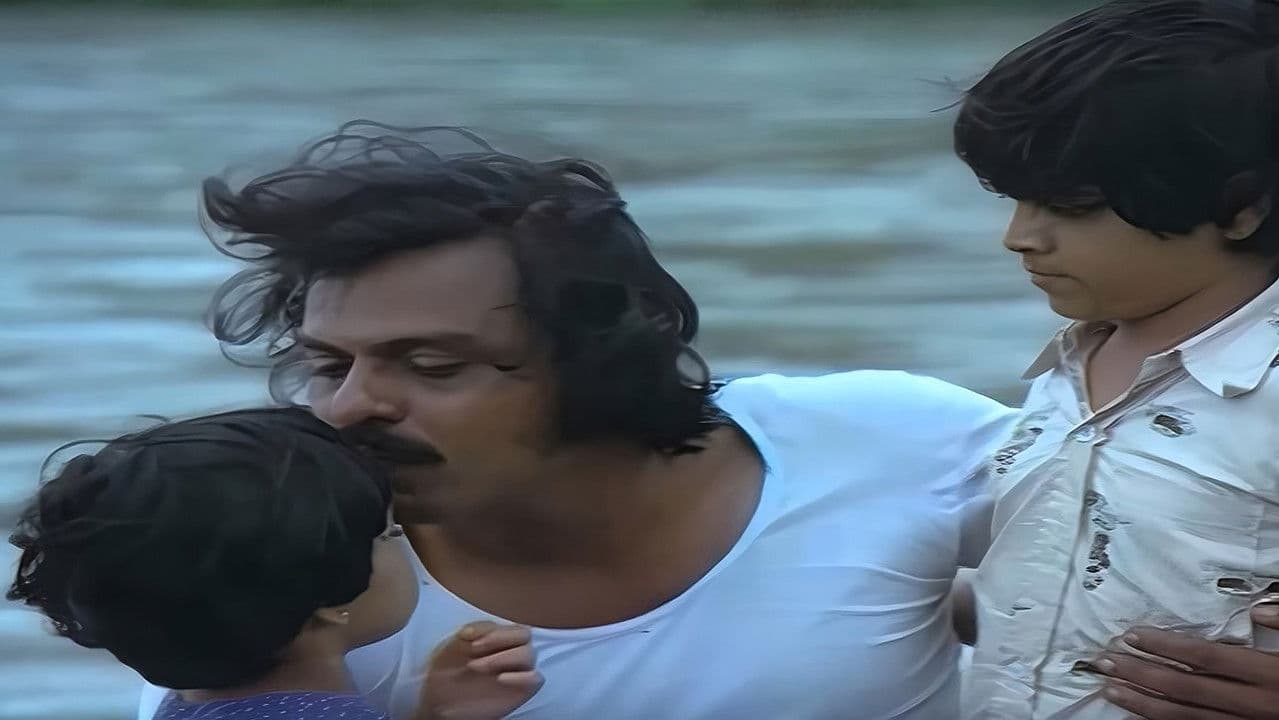 உதிரிப்பூக்கள்の背景画像