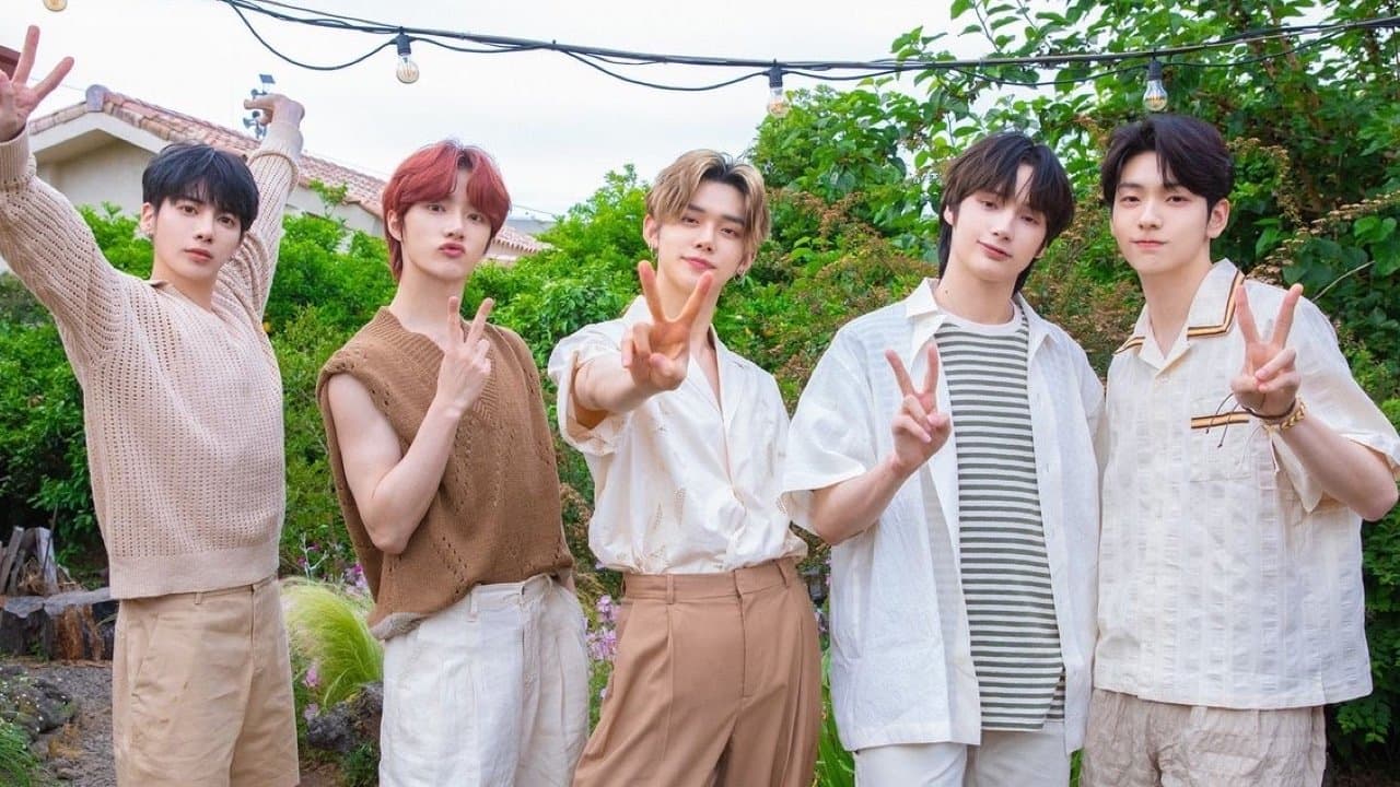 Season of TXT: Midsummerの背景画像