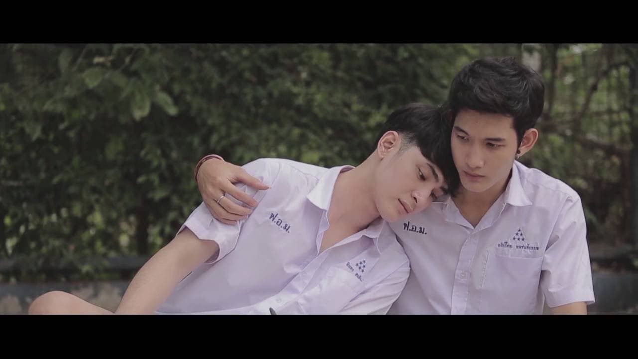 มะลิซ้อนออกดอกเป็นมะละกอの背景画像