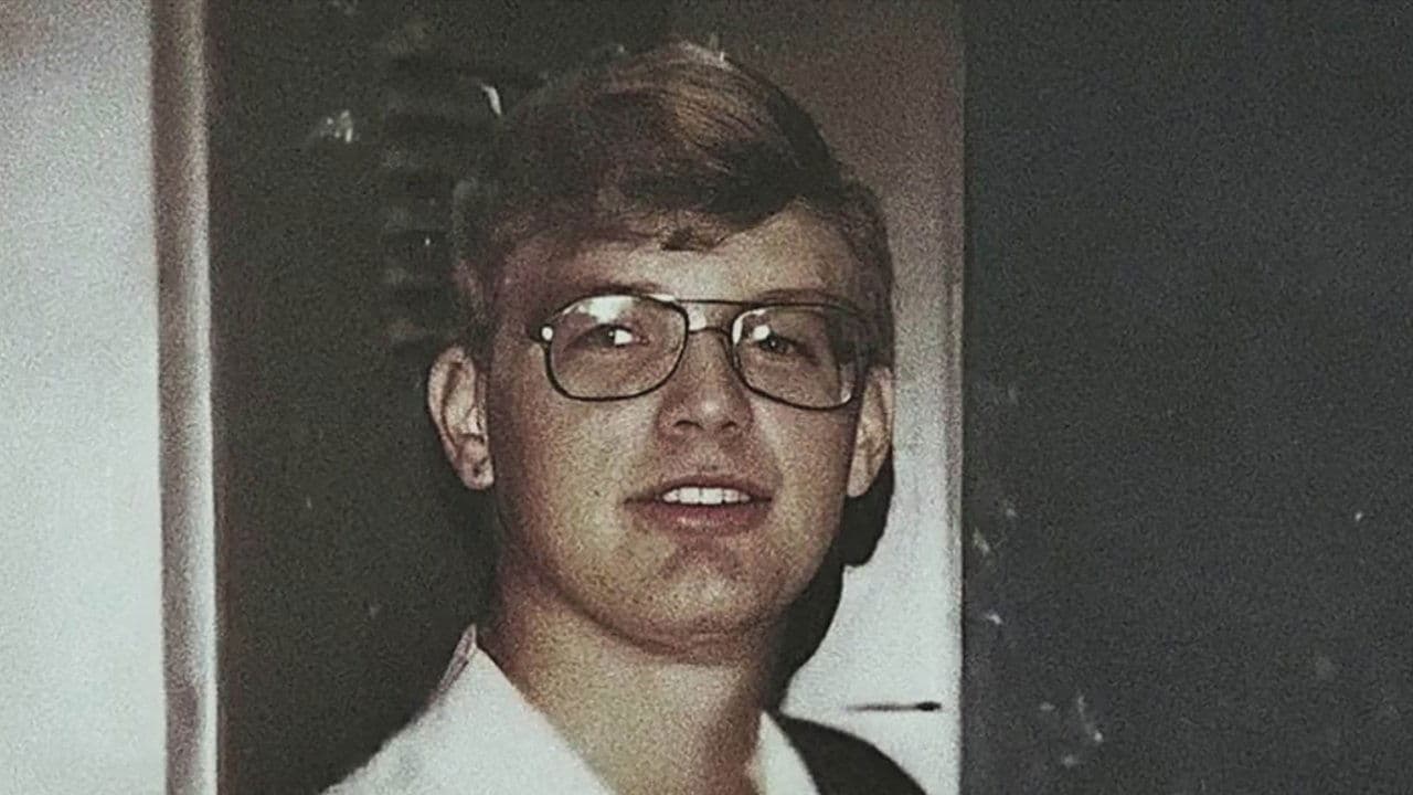 My Son Jeffrey: The Dahmer Family Tapesの背景画像