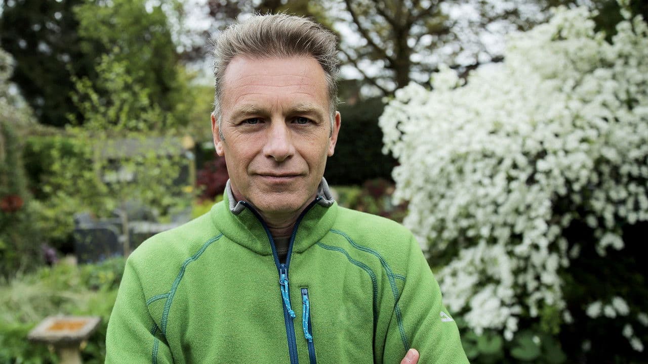 The British Garden: Life and Death on Your Lawnの背景画像