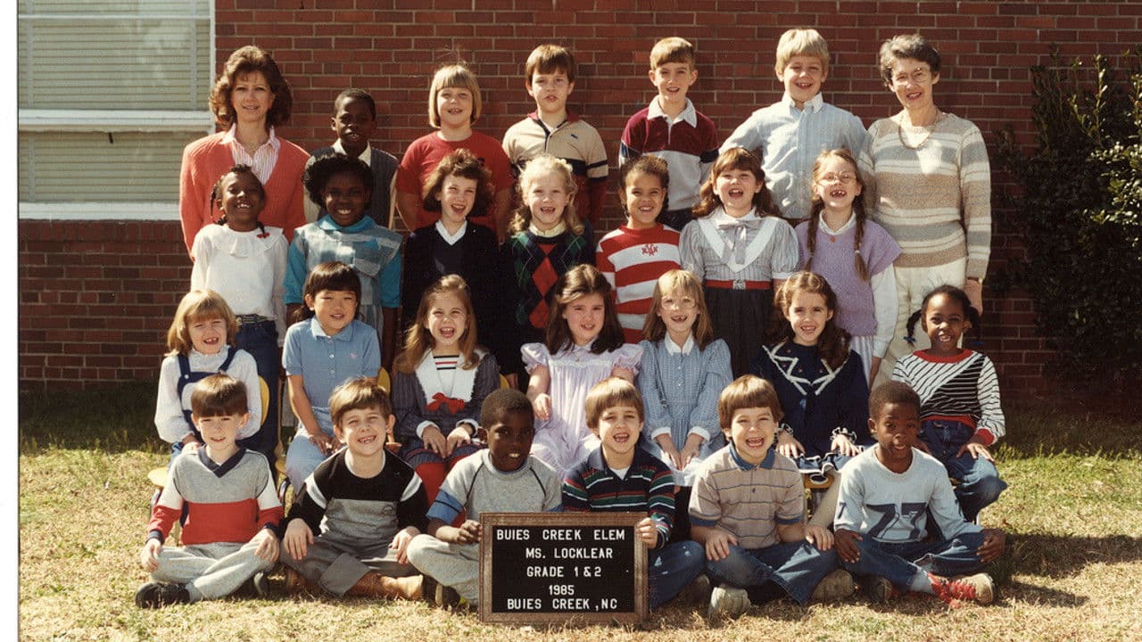 Looking for Ms. Locklearの背景画像