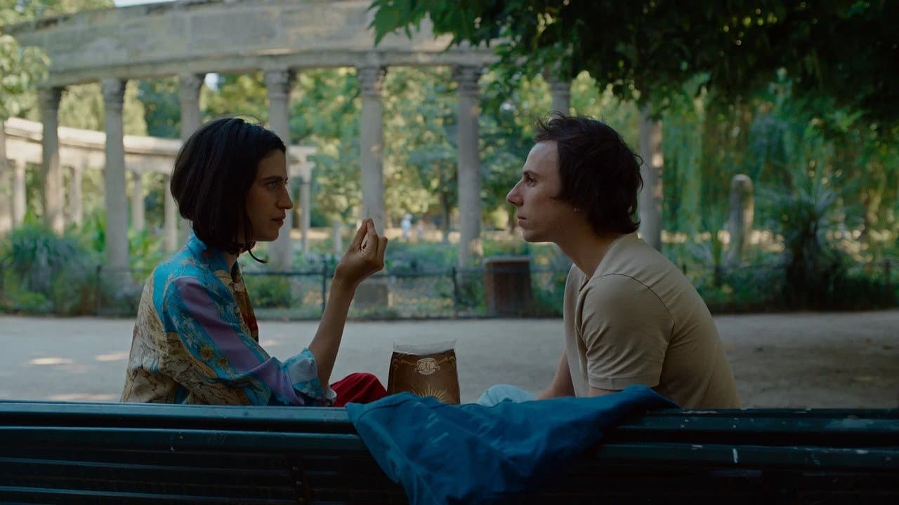 Paul & Paulette Take a Bathの背景画像