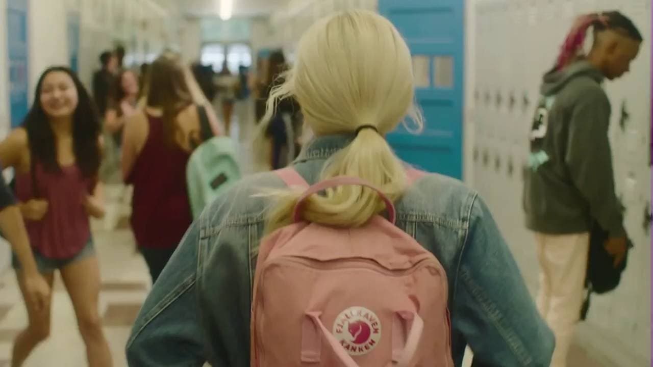 Hayley Kiyoko: Gravel To Tempoの背景画像