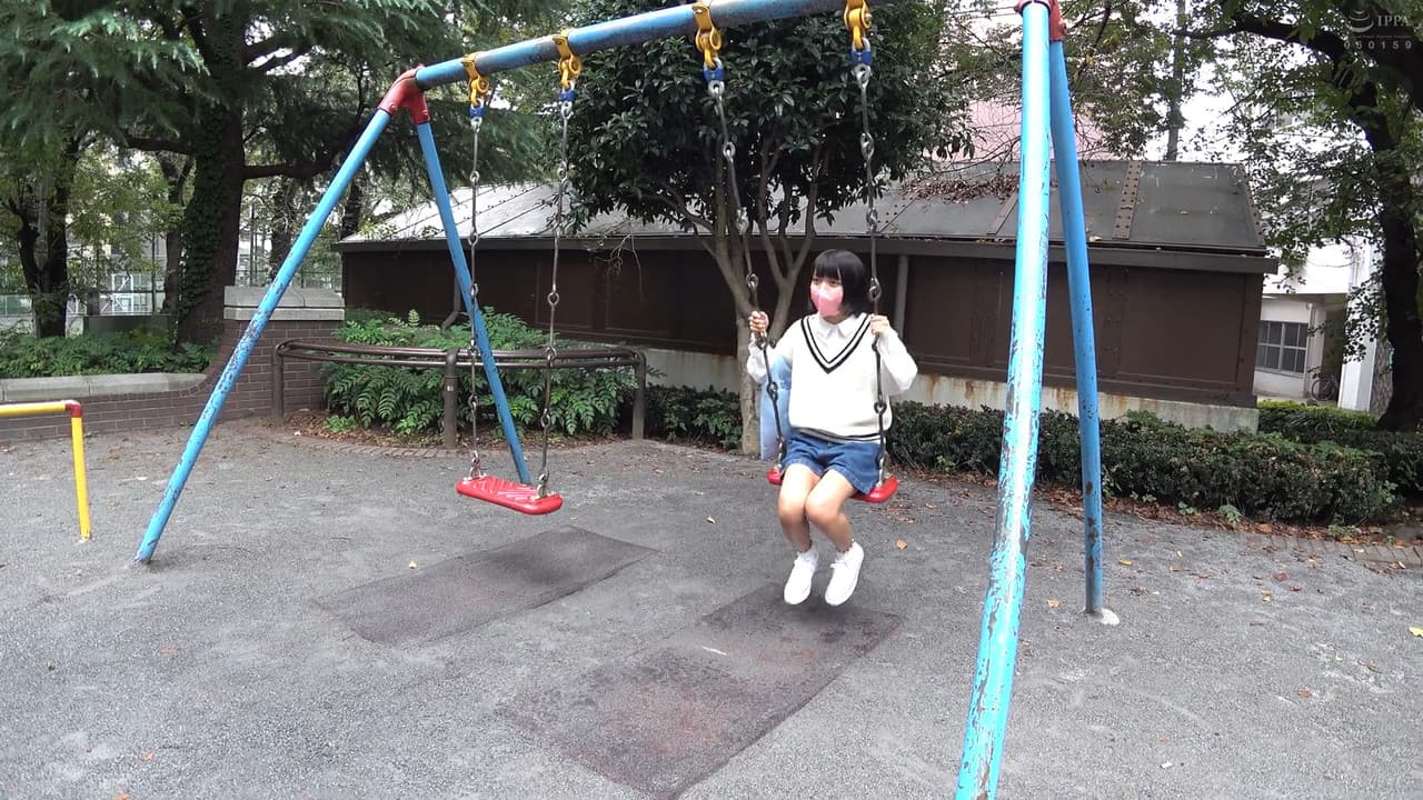 夏休み日焼けあとが残る雪乃ちゃんとごっくんプール教室の背景画像